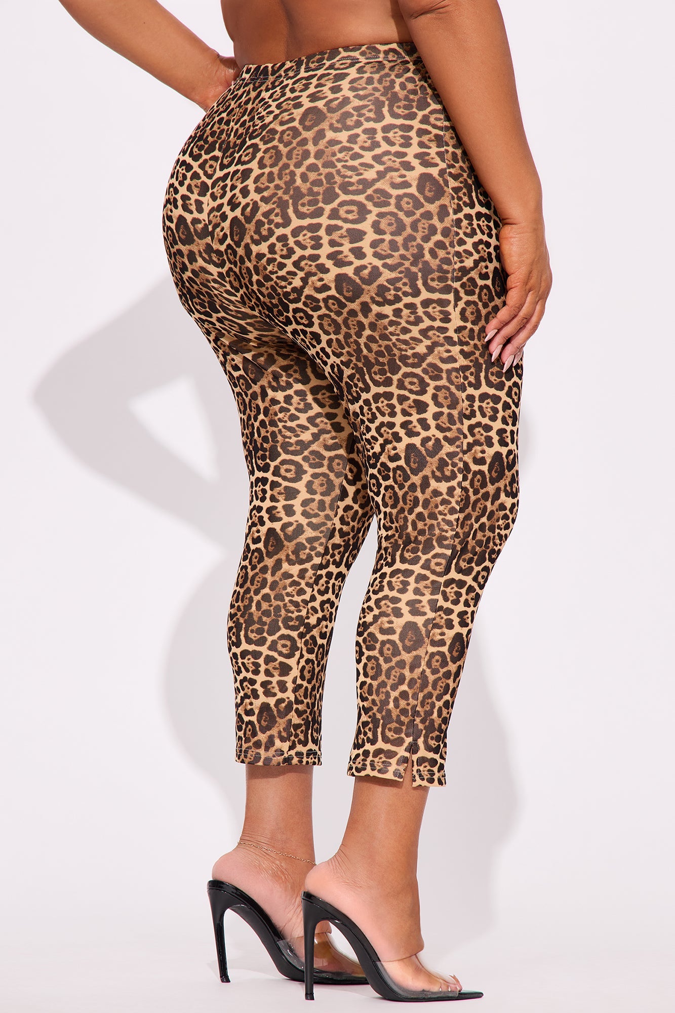 https://cdn.shopify.com/s/files/1/0293/9277/files/02-19-25_S8_28_S7286PFN_Browncombo_RM_MC_14-01-27_PLUS_0458_PXF.jpg?v=1740186807