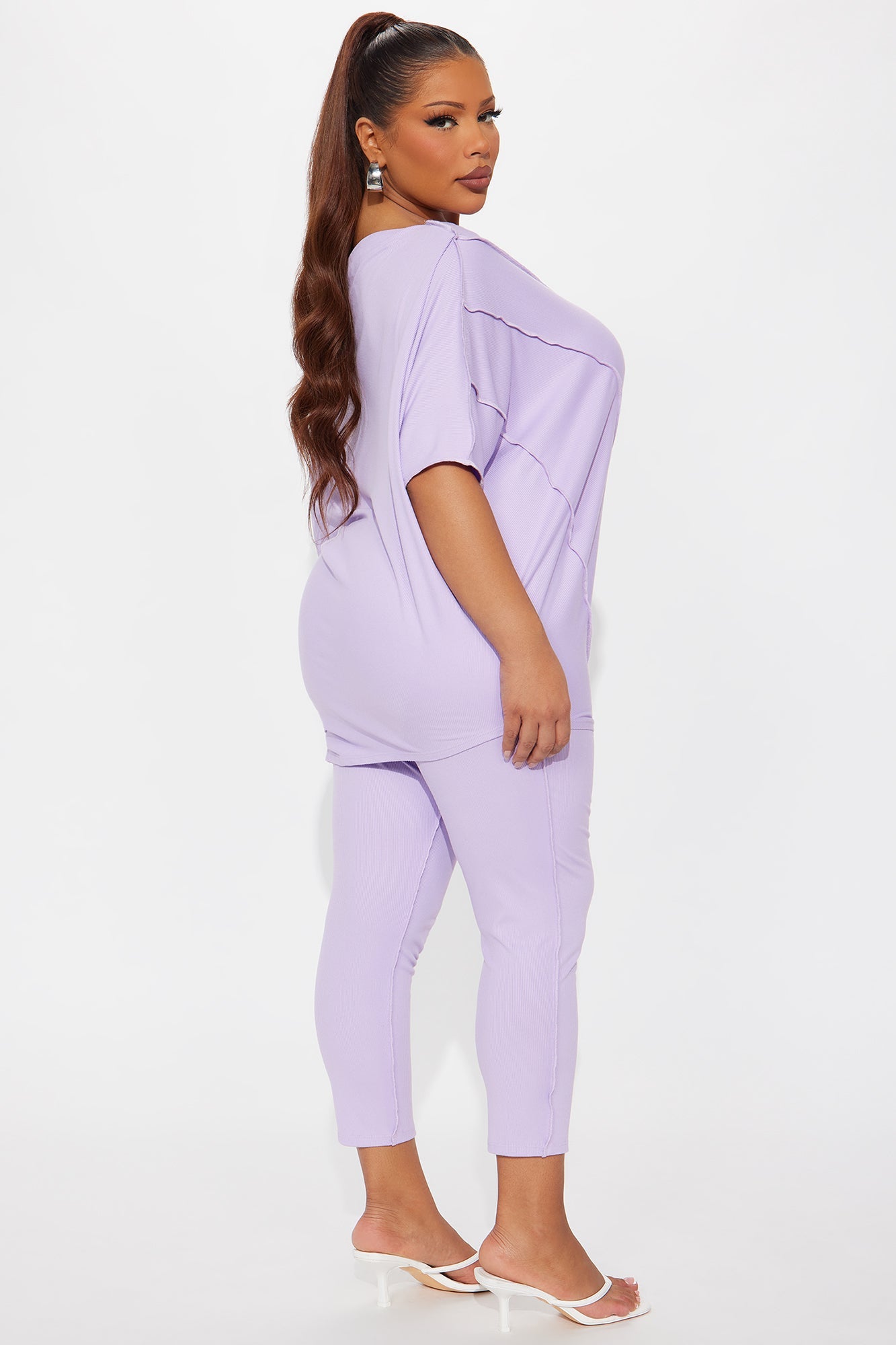 https://cdn.shopify.com/s/files/1/0293/9277/files/06-24-25_S4_58_NAF2165_Lavender_KJ_IM_14-34-21_PLUS_9117_PXF.jpg?v=1751045643