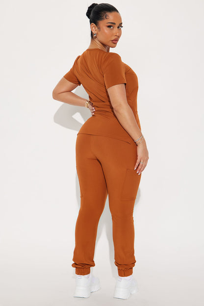 https://cdn.shopify.com/s/files/1/0293/9277/files/11-25-24_S1_33_1800FN_Cognac_ZSR_KJ_JS_14-02-35_173638_EH.jpg?v=1732584113