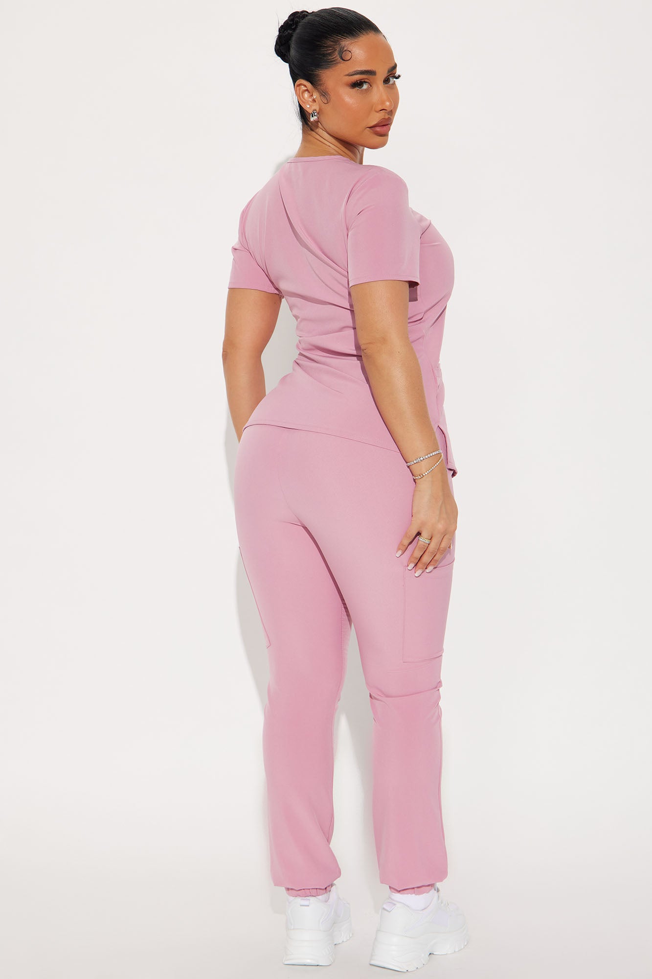 https://cdn.shopify.com/s/files/1/0293/9277/files/11-25-24_S1_34_1800FN_Mauve_ZSR_KJ_JS_14-05-51_173649_EH.jpg?v=1732584138